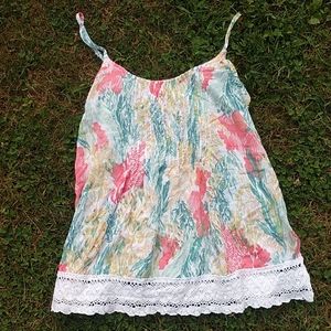 Cute floral tank🌺